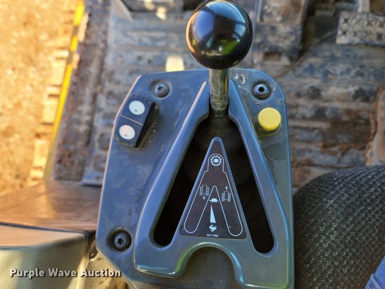 image for item LN9758 2014 Caterpillar 963D  track loader