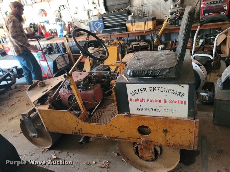 image for item LN9776 Mauldin  double drum roller