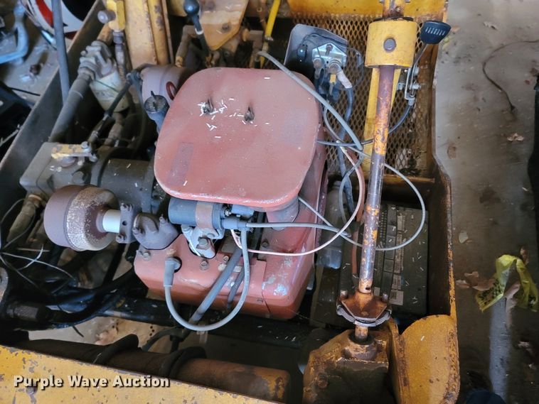 image for item LN9776 Mauldin  double drum roller