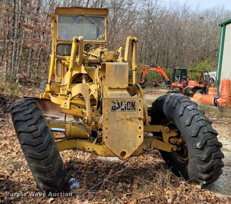 image for item LN9777 1968 Galion 118 Series B  rigid frame motor grader