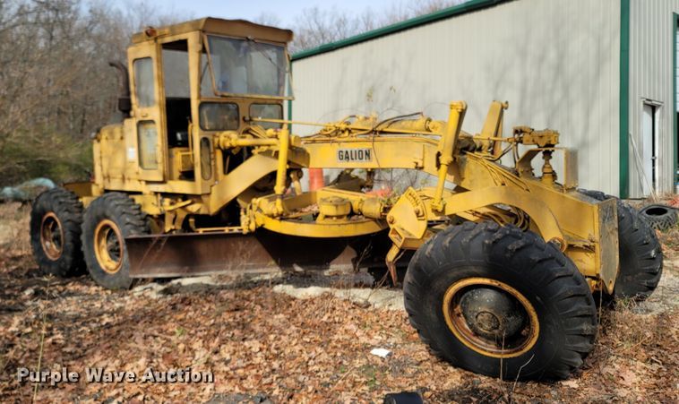 image for item LN9777 1968 Galion 118 Series B  rigid frame motor grader