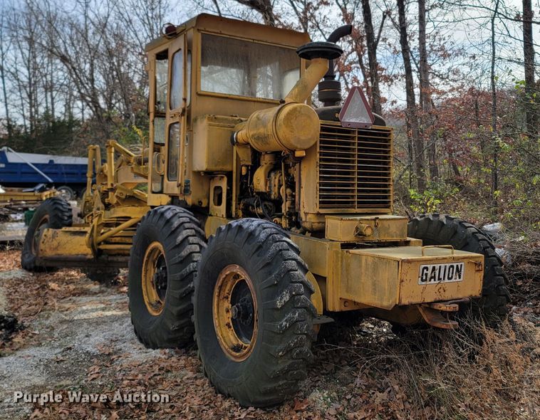 image for item LN9777 1968 Galion 118 Series B  rigid frame motor grader