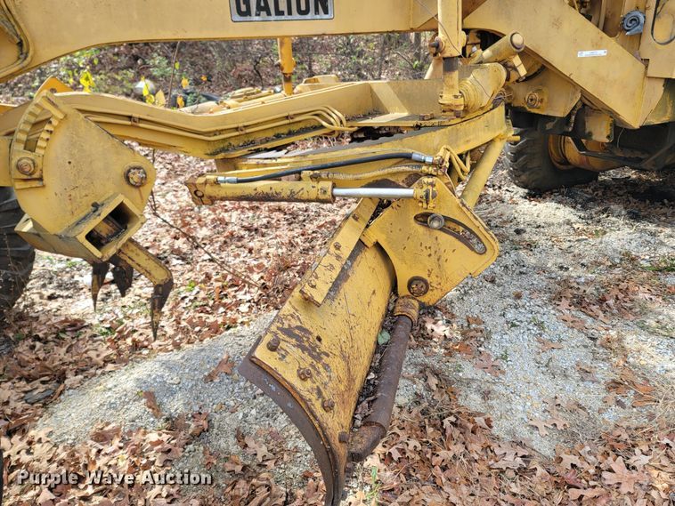 image for item LN9777 1968 Galion 118 Series B  rigid frame motor grader