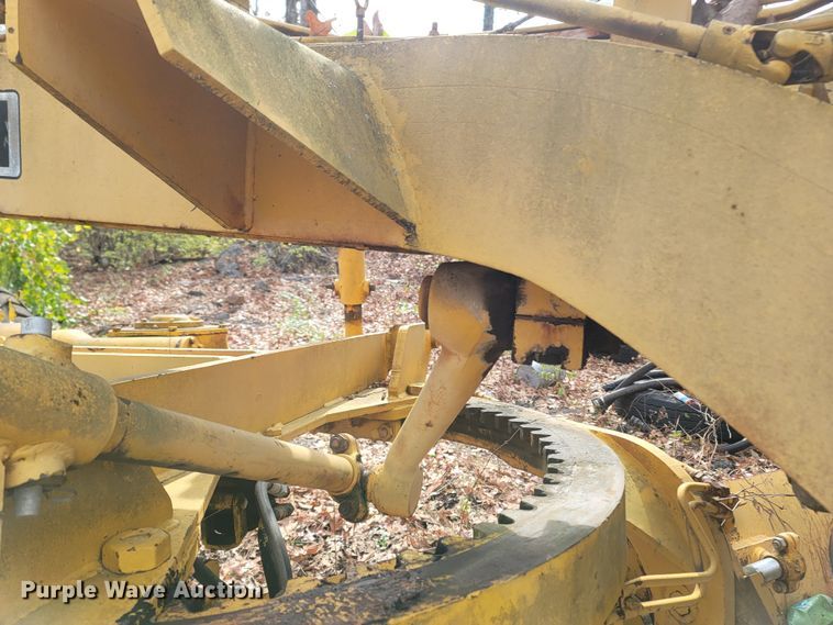 image for item LN9777 1968 Galion 118 Series B  rigid frame motor grader