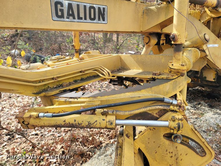 image for item LN9777 1968 Galion 118 Series B  rigid frame motor grader