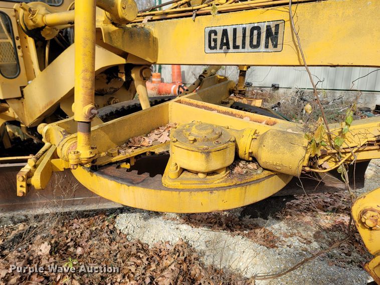 image for item LN9777 1968 Galion 118 Series B  rigid frame motor grader