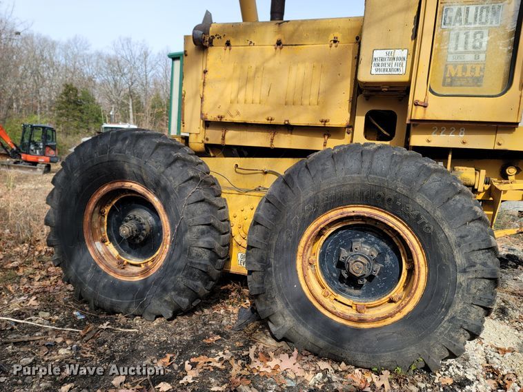 image for item LN9777 1968 Galion 118 Series B  rigid frame motor grader