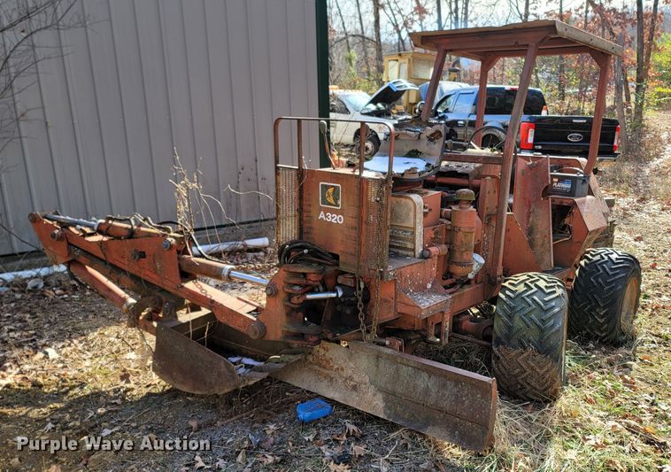 image for item LN9779 1982 Ditch Witch R30  trencher