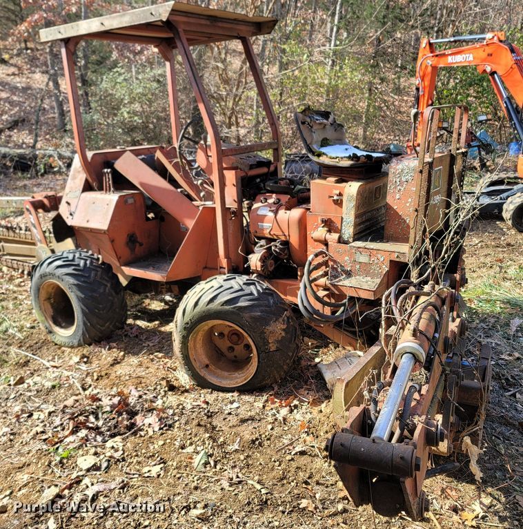 image for item LN9779 1982 Ditch Witch R30  trencher