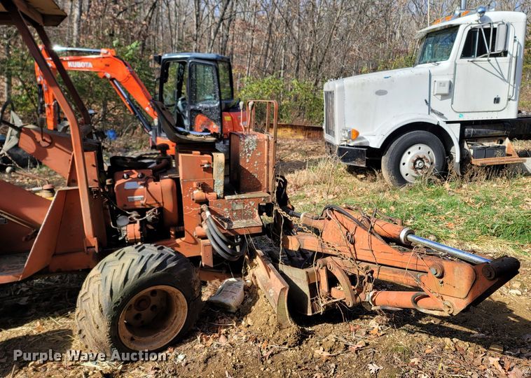 image for item LN9779 1982 Ditch Witch R30  trencher