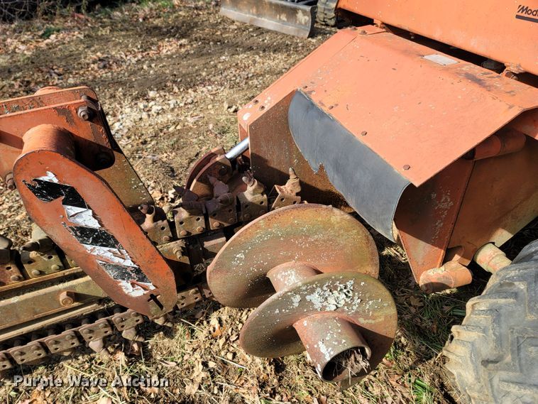 image for item LN9779 1982 Ditch Witch R30  trencher