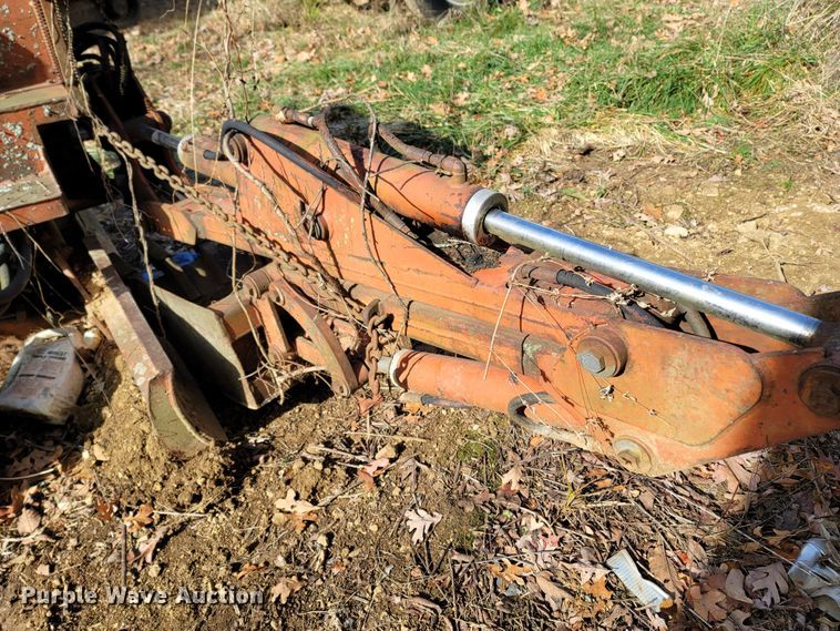 image for item LN9779 1982 Ditch Witch R30  trencher