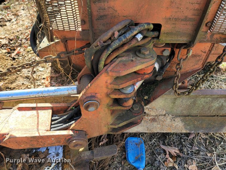 image for item LN9779 1982 Ditch Witch R30  trencher