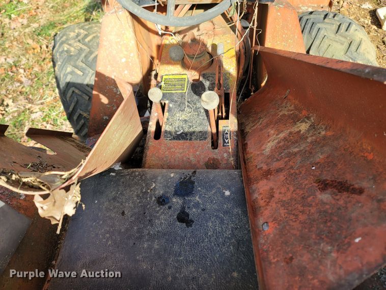 image for item LN9779 1982 Ditch Witch R30  trencher