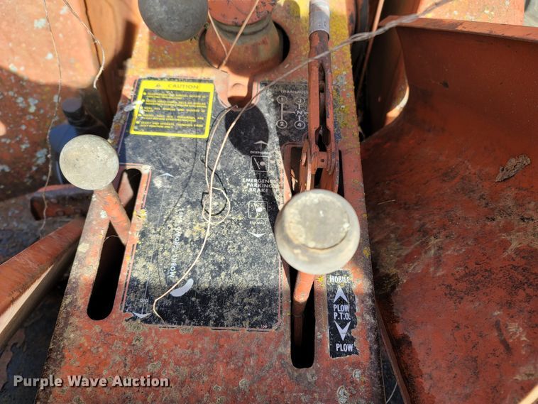 image for item LN9779 1982 Ditch Witch R30  trencher