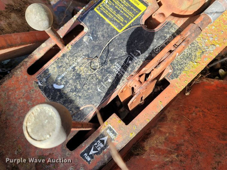 image for item LN9779 1982 Ditch Witch R30  trencher