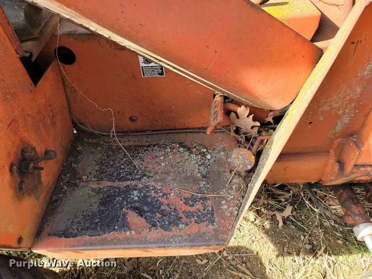 image for item LN9779 1982 Ditch Witch R30  trencher