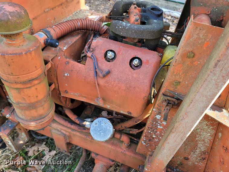 image for item LN9779 1982 Ditch Witch R30  trencher