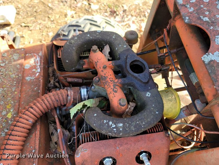 image for item LN9779 1982 Ditch Witch R30  trencher