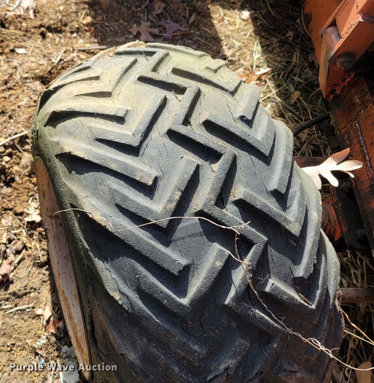 image for item LN9779 1982 Ditch Witch R30  trencher