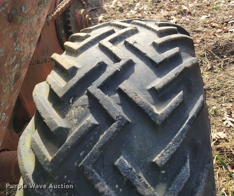 image for item LN9779 1982 Ditch Witch R30  trencher