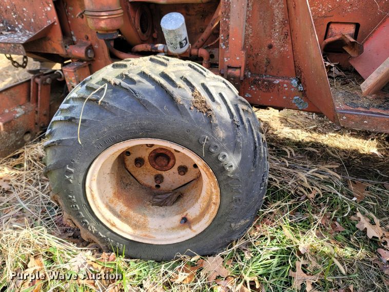 image for item LN9779 1982 Ditch Witch R30  trencher