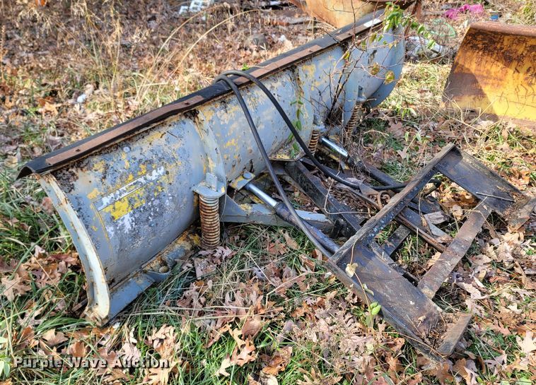 image for item LN9781 Fisher Minute Mount  92"W skid steer snow plow