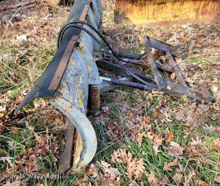 image for item LN9781 Fisher Minute Mount  92"W skid steer snow plow