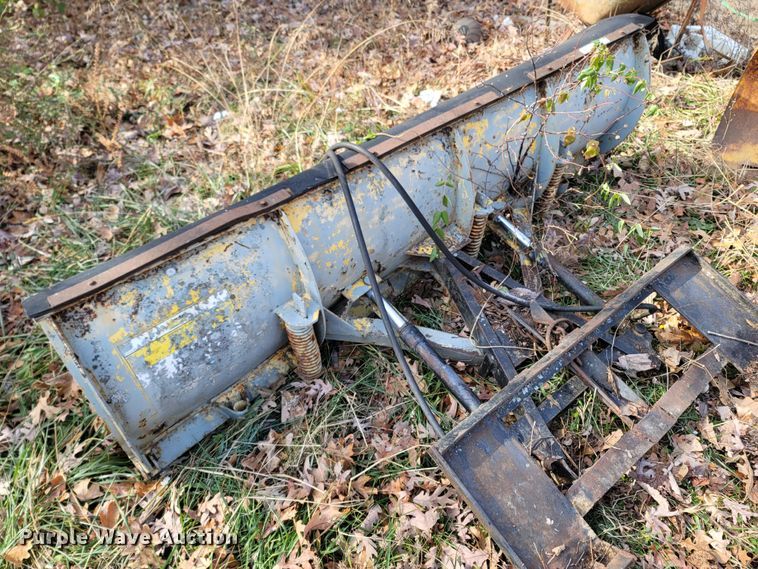 image for item LN9781 Fisher Minute Mount  92"W skid steer snow plow