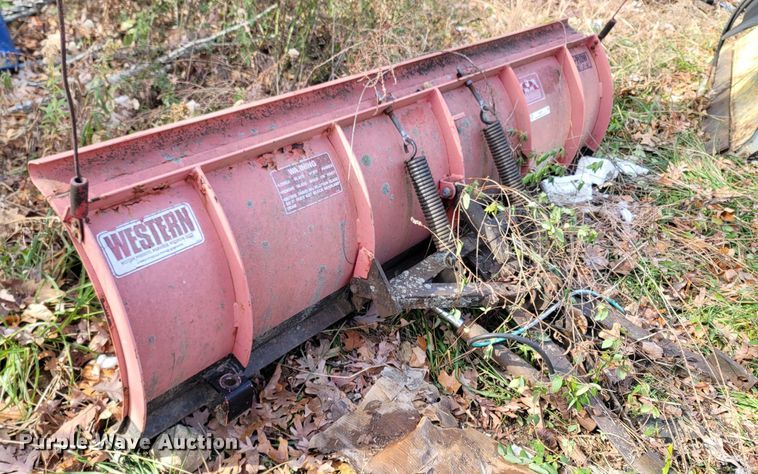 image for item LN9782 Western Pro Plow 60381  snow plow