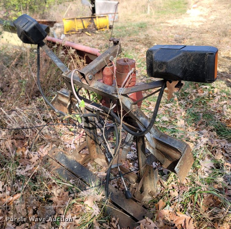 image for item LN9782 Western Pro Plow 60381  snow plow