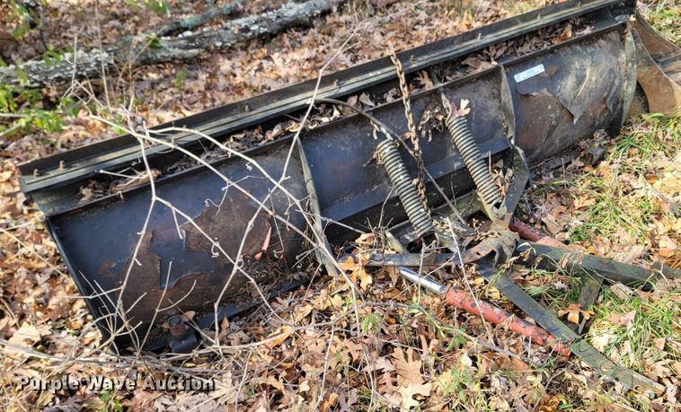 image for item LN9783 90"W snow plow