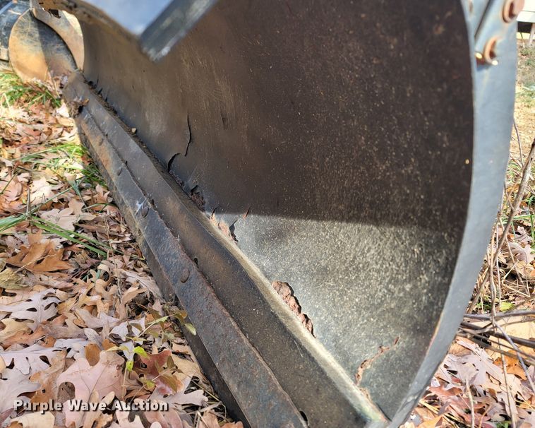 image for item LN9783 90"W snow plow