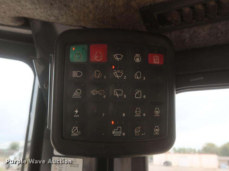 image for item LP9037 2018 John Deere 650K LGP  dozer