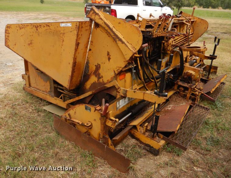 image for item LS9899 LeeBoy  paver