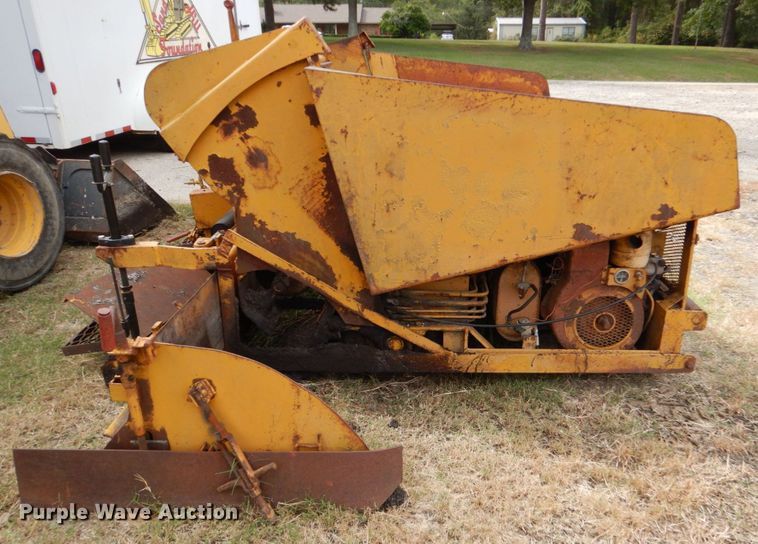 image for item LS9899 LeeBoy  paver