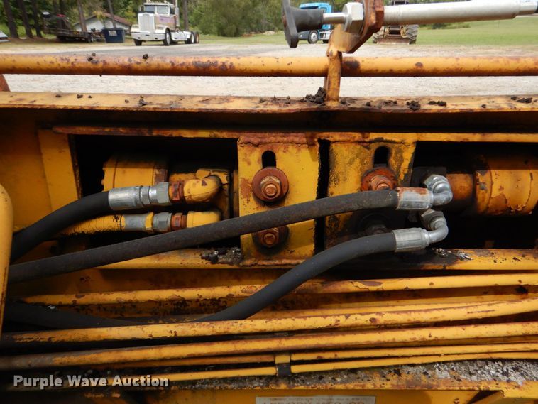 image for item LS9899 LeeBoy  paver