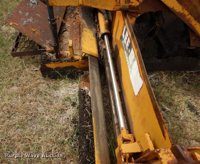 image for item LS9899 LeeBoy  paver