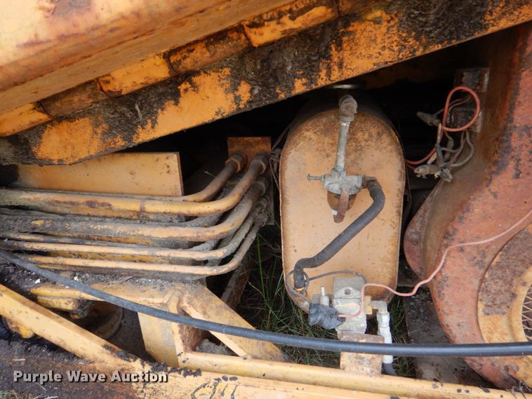 image for item LS9899 LeeBoy  paver