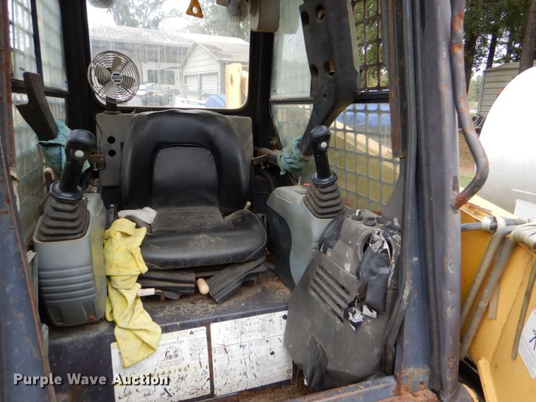 image for item LS9900 2007 Komatsu SK1020  skid steer loader