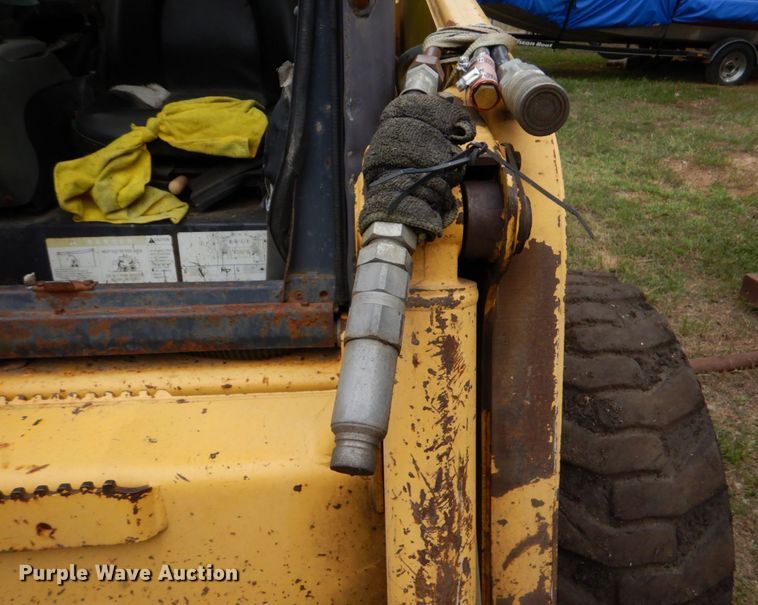 image for item LS9900 2007 Komatsu SK1020  skid steer loader