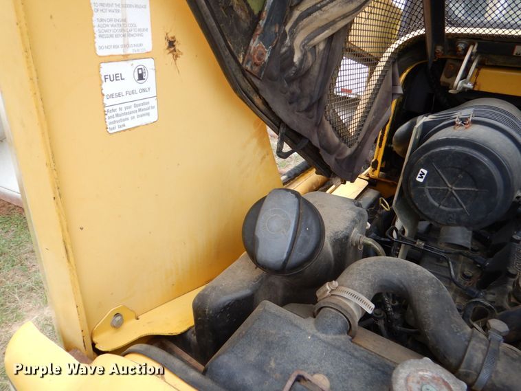 image for item LS9900 2007 Komatsu SK1020  skid steer loader