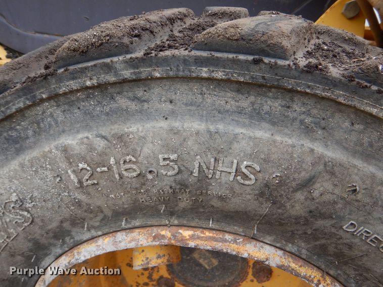 image for item LS9900 2007 Komatsu SK1020  skid steer loader