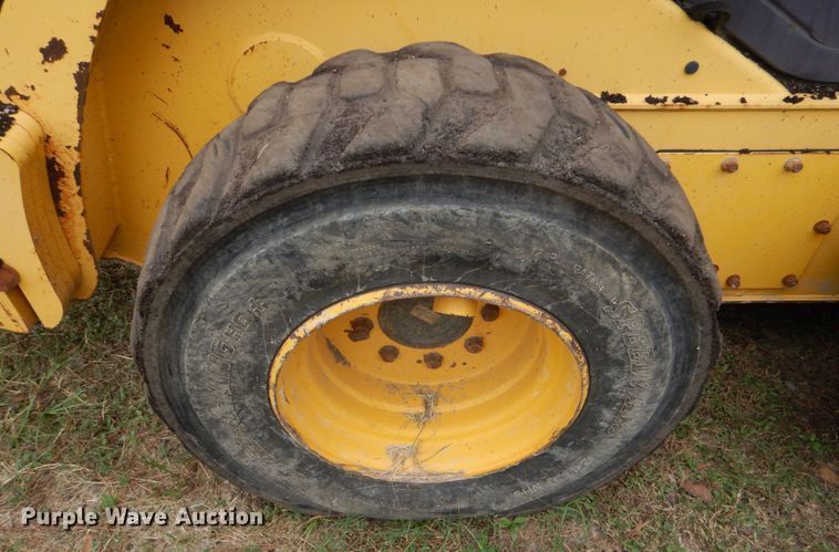 image for item LS9900 2007 Komatsu SK1020  skid steer loader