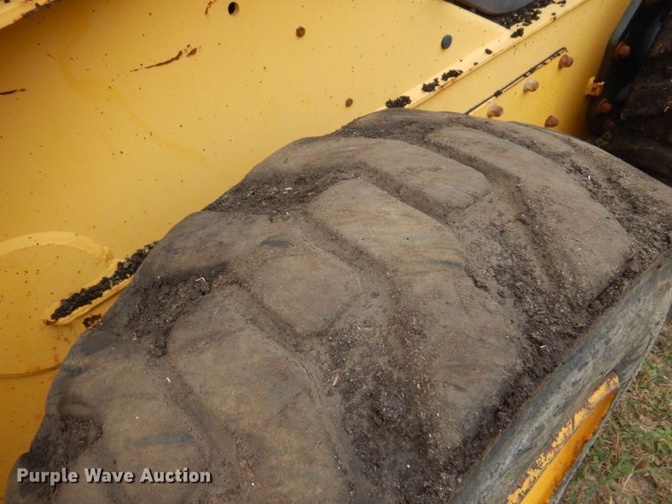 image for item LS9900 2007 Komatsu SK1020  skid steer loader