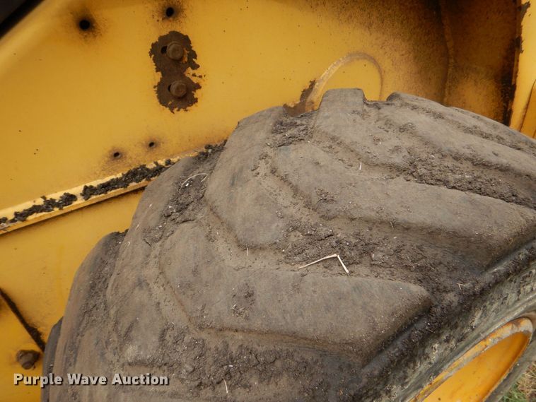 image for item LS9900 2007 Komatsu SK1020  skid steer loader