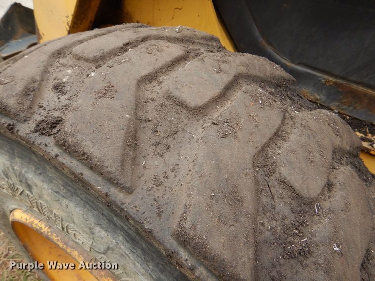 image for item LS9900 2007 Komatsu SK1020  skid steer loader