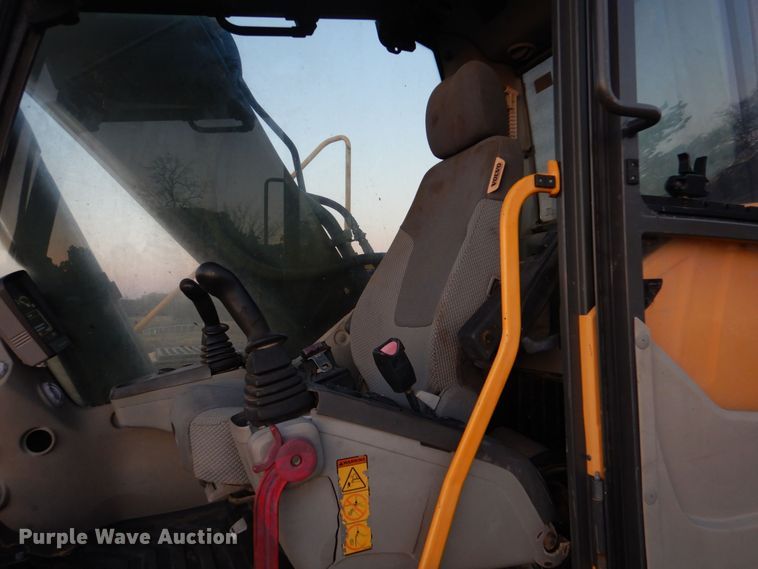 image for item LS9944 Volvo EC210C L  excavator