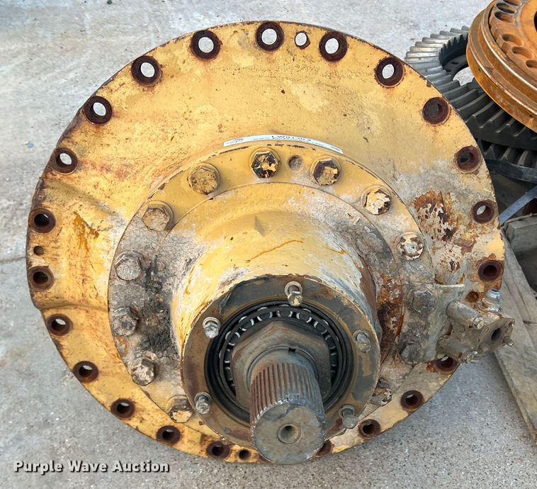 image for item LW9138 Caterpillar  drivetrain parts