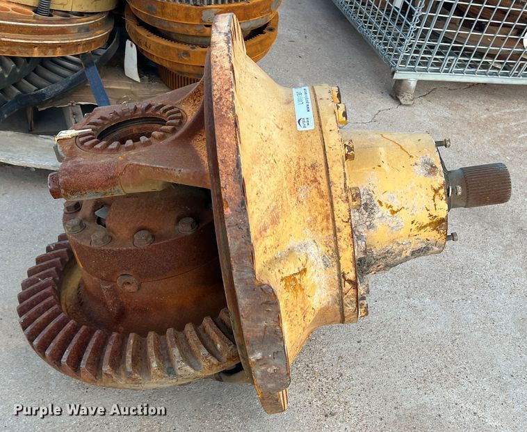 image for item LW9138 Caterpillar  drivetrain parts